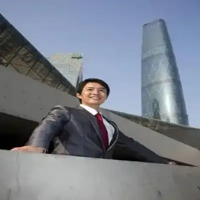 余辰岩